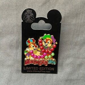 Disney Parks Mardi Gras 2016 Chip & Dale Pin LE 2000